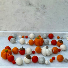 Load image into Gallery viewer, Orange Pumpkin Garland
