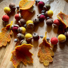 Load image into Gallery viewer, Acorns & Leaves Fall Garland