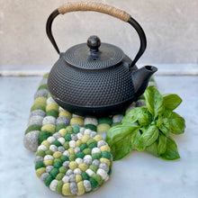 Load image into Gallery viewer, Felt Ball Trivet - Grass