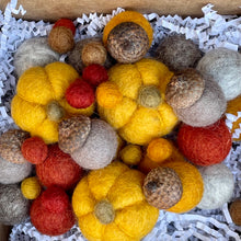 Load image into Gallery viewer, Fall Felt Potpourri Sets - Multiple Colors & Scents