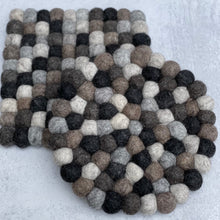 Load image into Gallery viewer, Felt Ball Trivets - Stone
