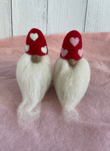 Load image into Gallery viewer, Valentine Gnome