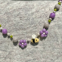 Load image into Gallery viewer, Bee Garland - Lavender