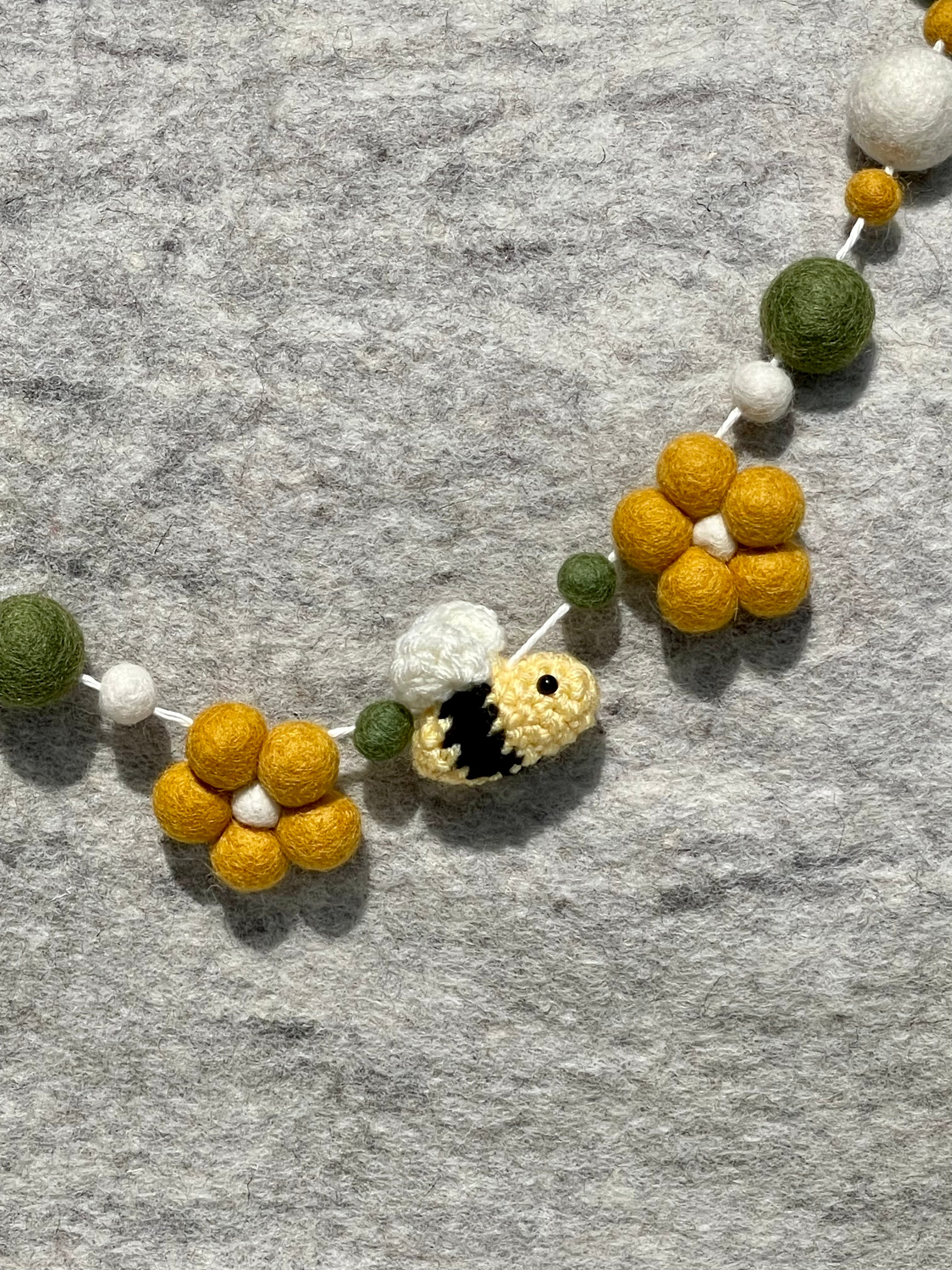 Bee Garland - Gold