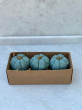 Load image into Gallery viewer, Pumpkin Felted Soaps -Set of 3 - Mini