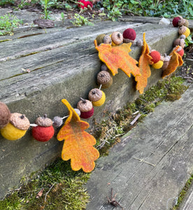 Acorns & Leaves Fall Garland