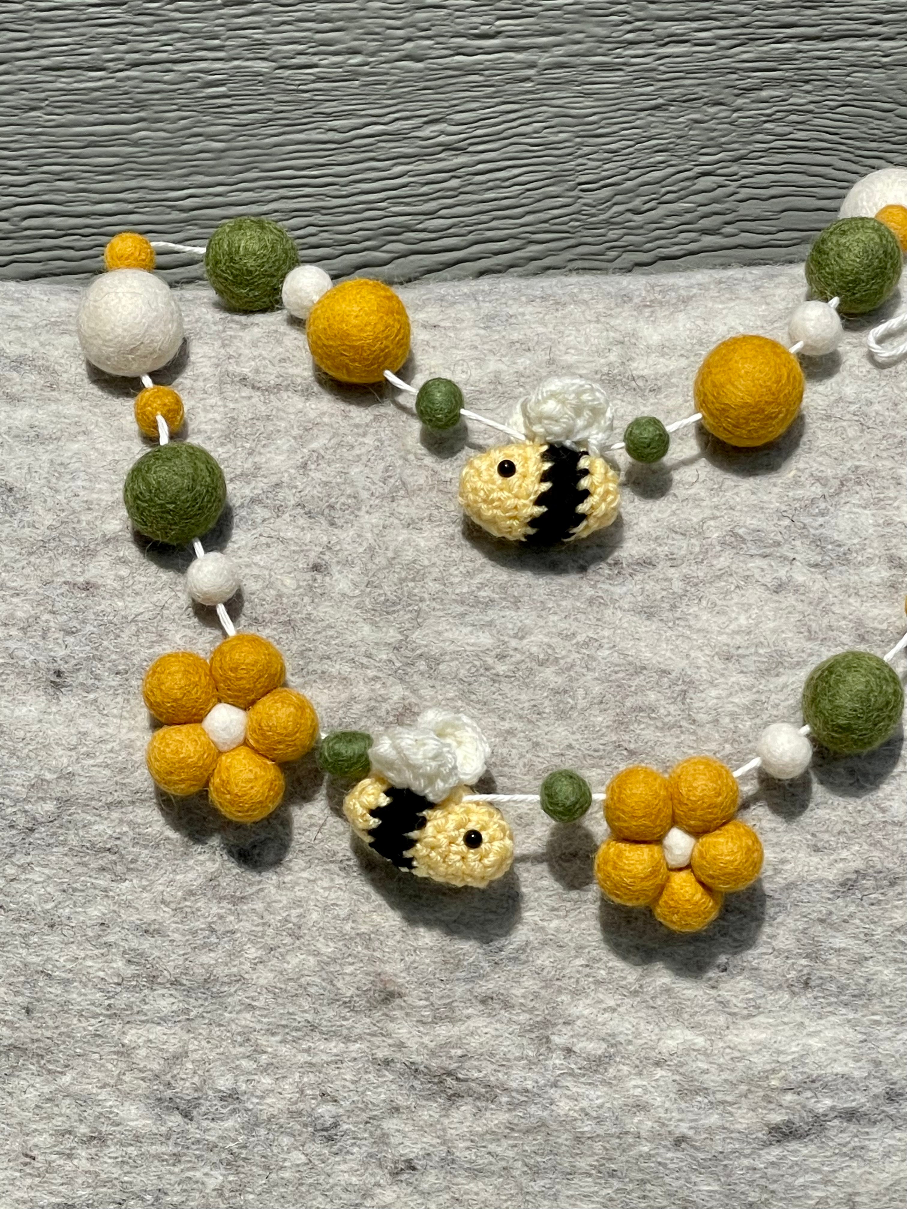 Bee Garland - Gold
