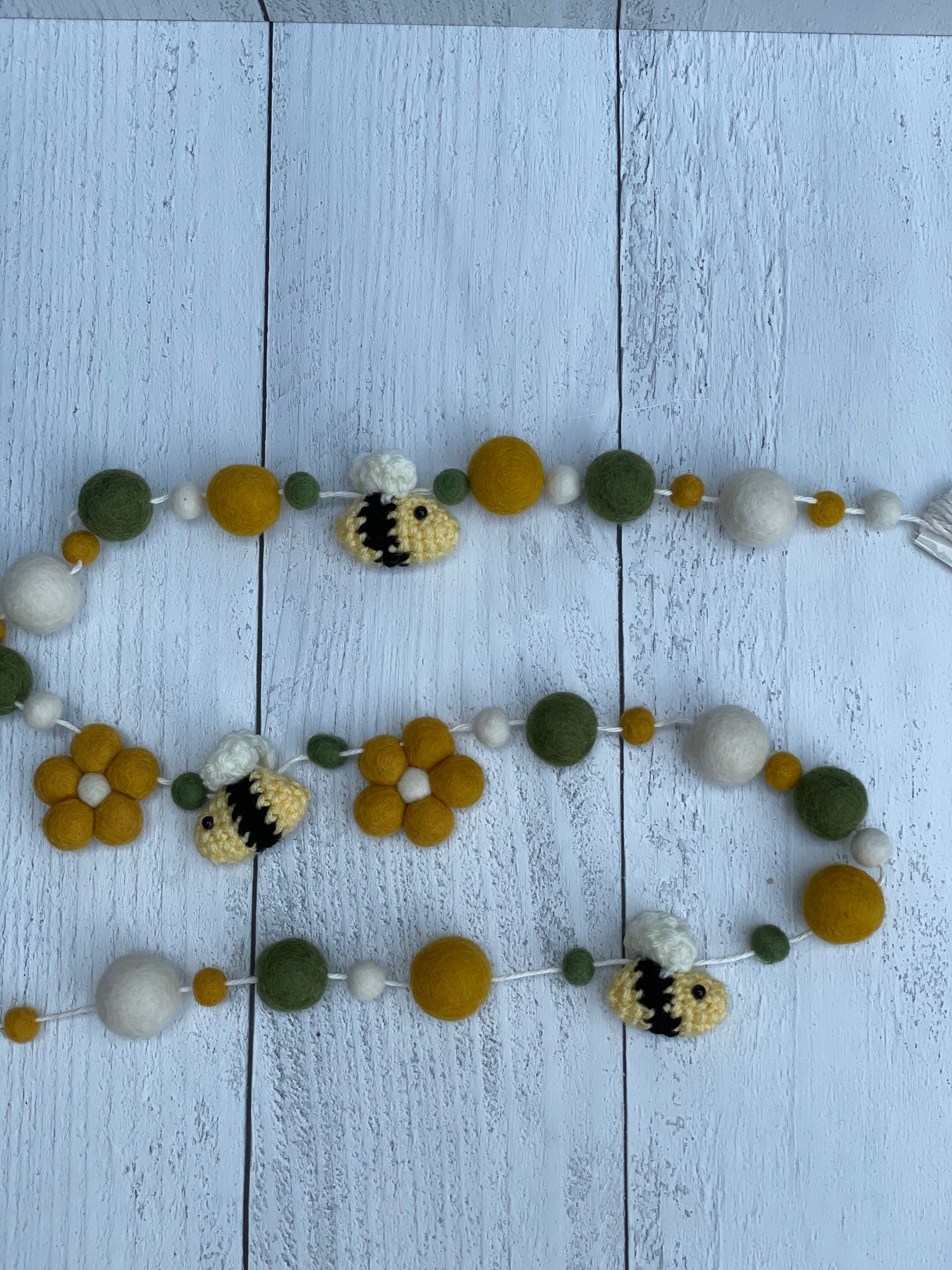 Bee Garland - Gold