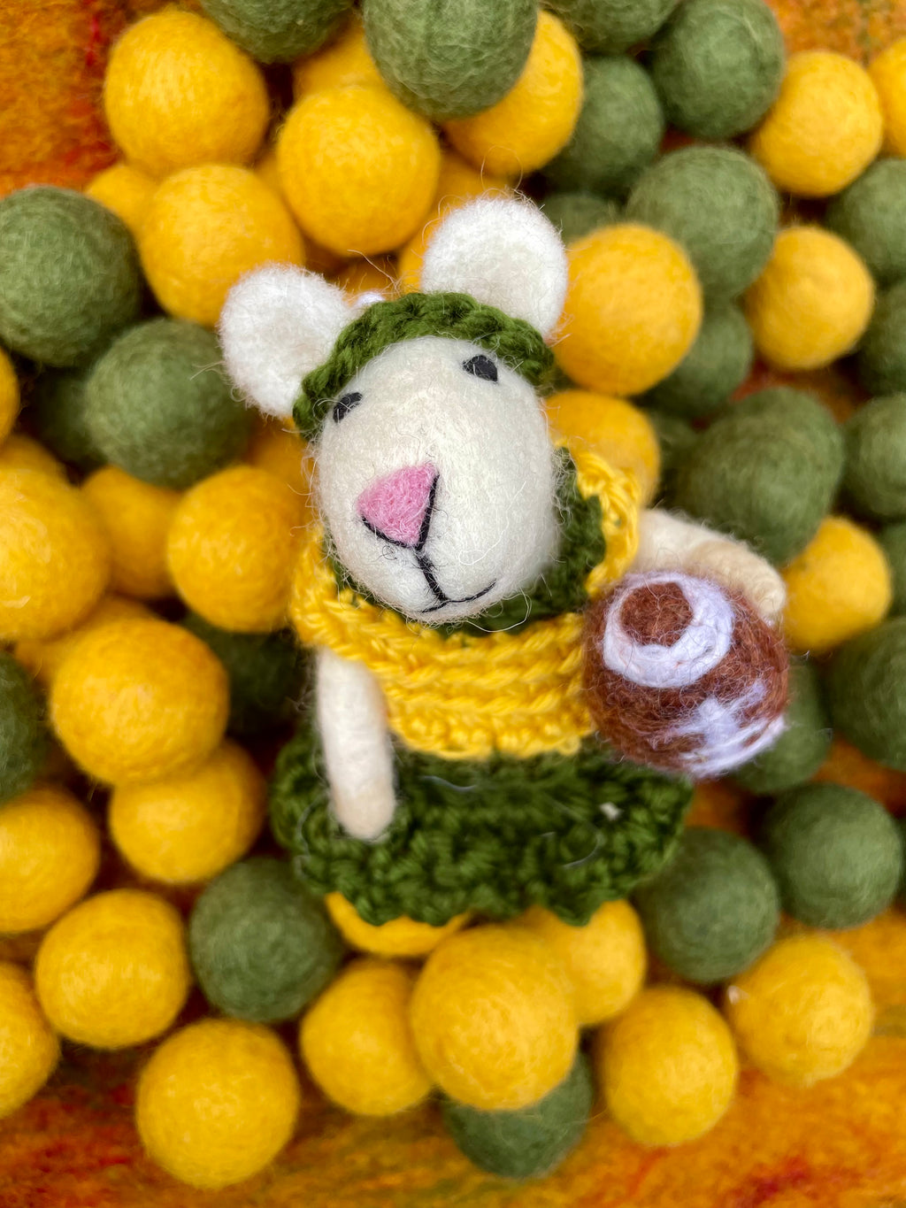 Goldie Green the Packer Mouse