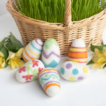 Load image into Gallery viewer, Easter Eggs Needle Felting Kit