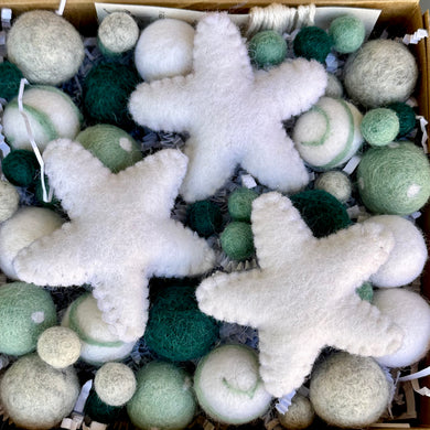 Frosty Stars Wool Garland