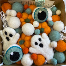 Load image into Gallery viewer, Halloween Wool Garland or DIY Kit