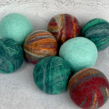 Load image into Gallery viewer, Single Merino Wool Felted Dryer Ball - Mint Solid