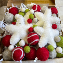 Load image into Gallery viewer, Holiday Stars Wool Garland - Finished Garland or Kit